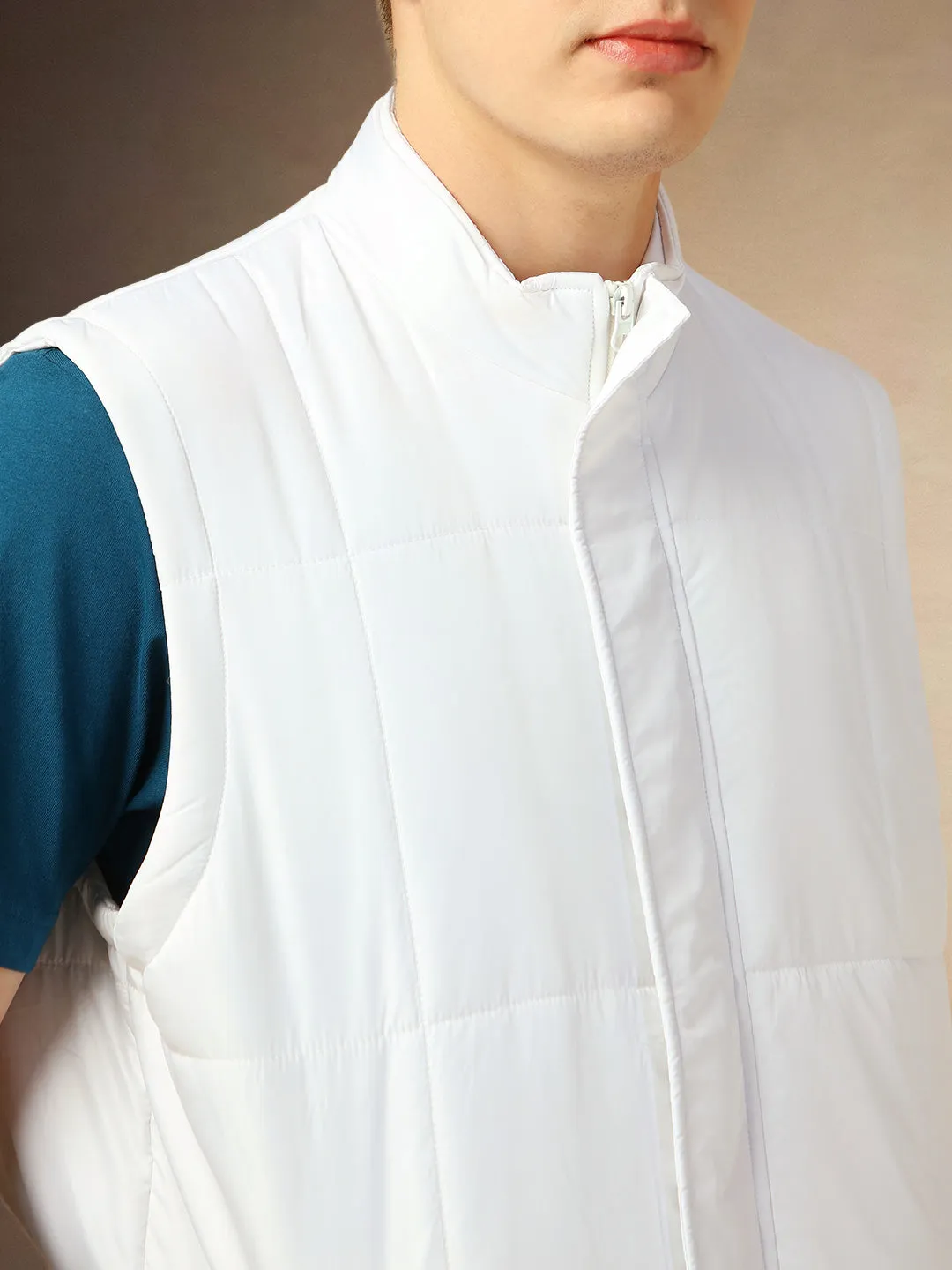 Men's White Solid Mock Collar Sleeveless Jackets